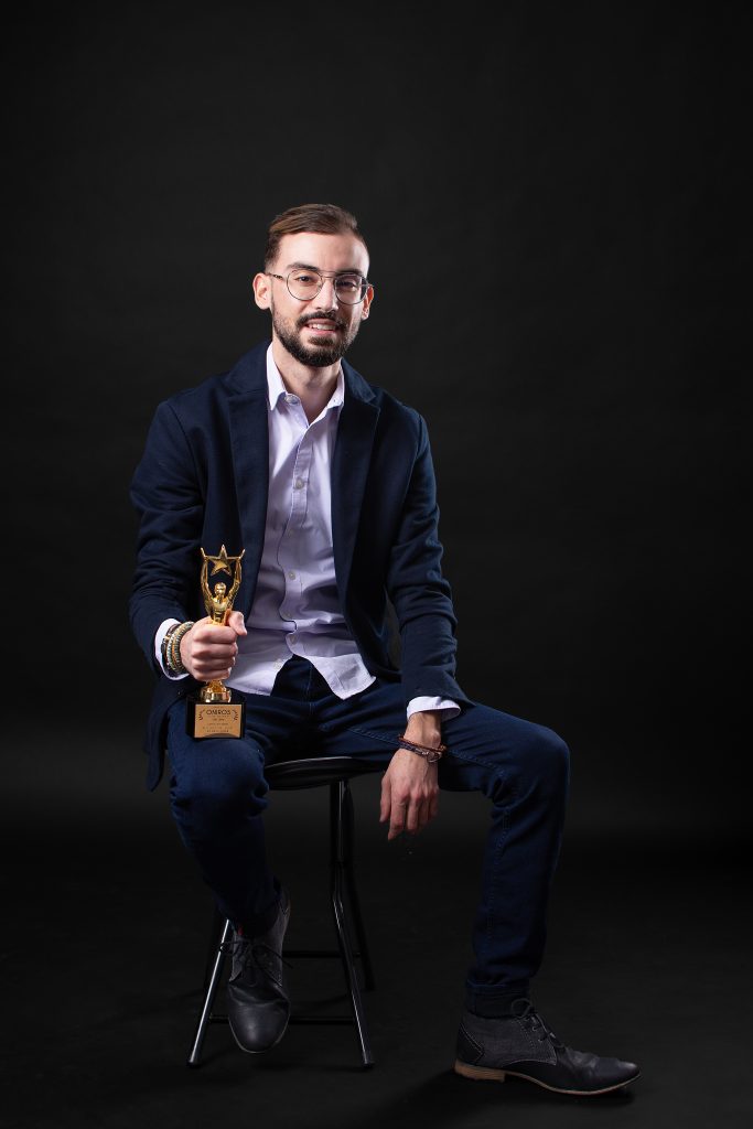 Portrait corporate studio fond noir